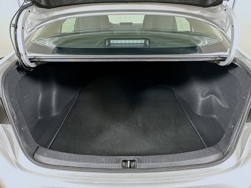 Used 2025 Toyota Corolla LE image 27