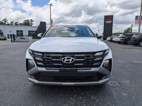 Used 2025 Hyundai Tucson SE FWD image 9