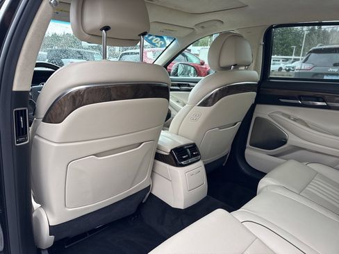 Used 2017 Genesis G90 3.3T Premium image 49