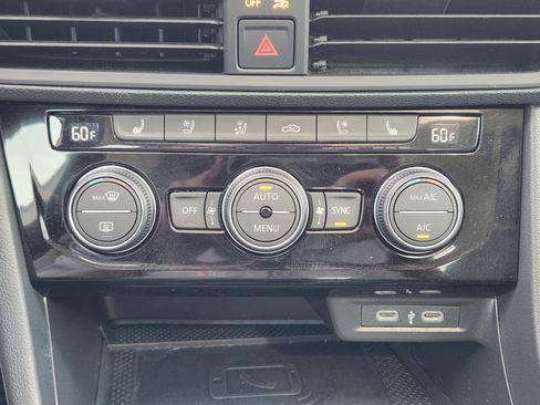 Used 2024 Volkswagen Jetta SEL image 19