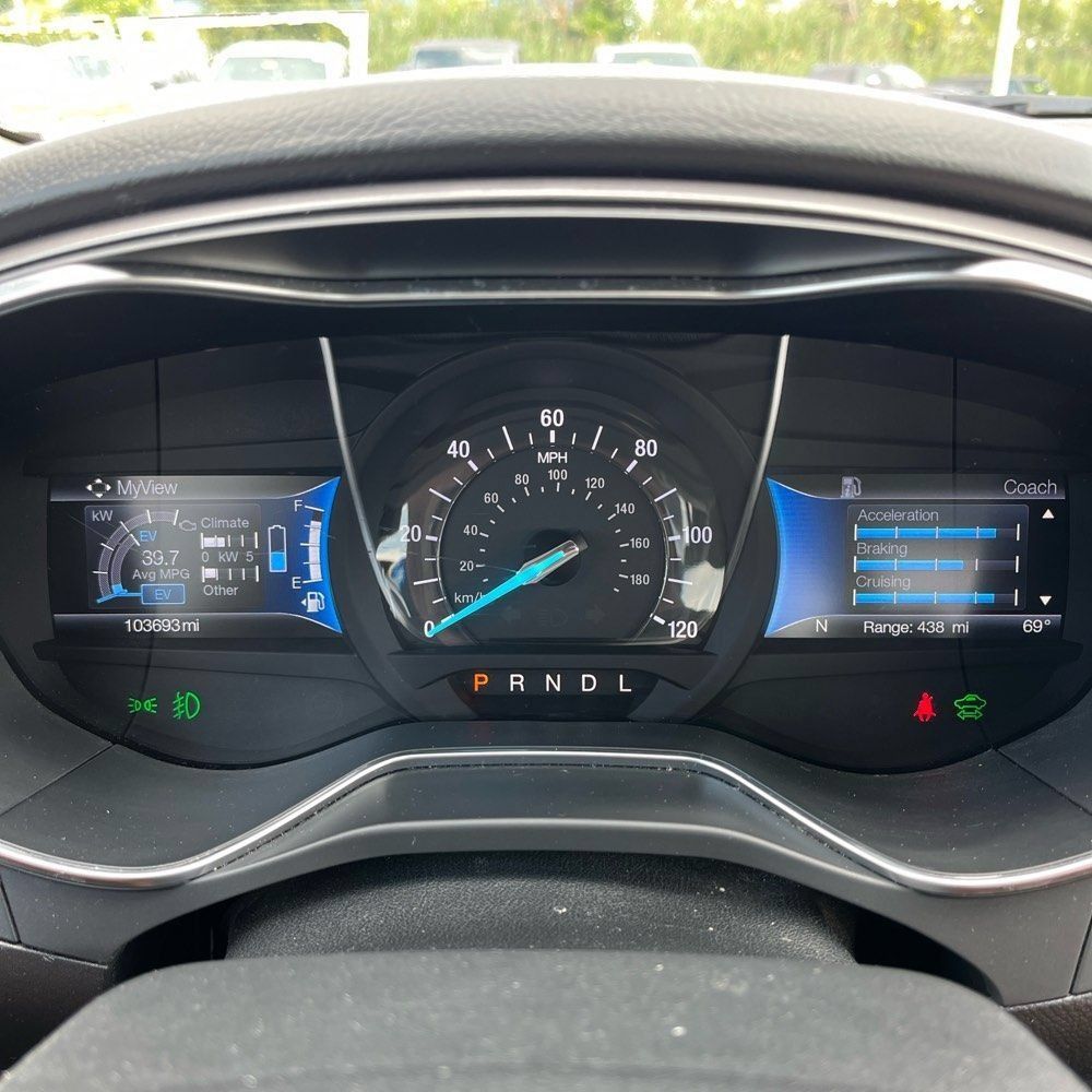 Used 2017 Ford Fusion Energi SE FWD image 8