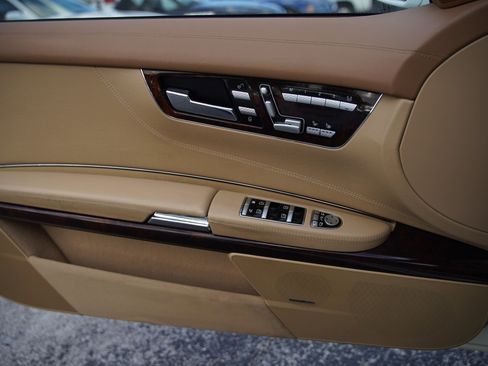 Used 2013 Mercedes-Benz CL 550 4MATIC image 52