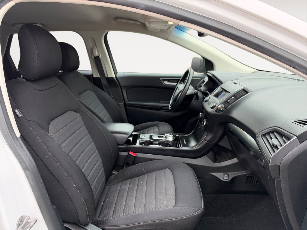 Used 2019 Ford Edge SE FWD image 15
