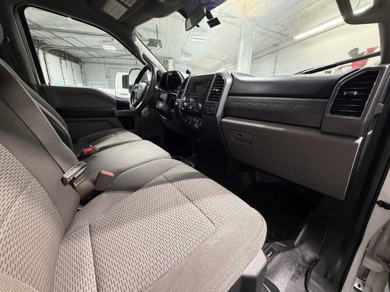 Used 2019 Ford F250 XLT w/ Snow Plow Prep Package AWD/4WD image 18
