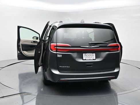 Used 2022 Chrysler Pacifica Touring-L FWD image 30