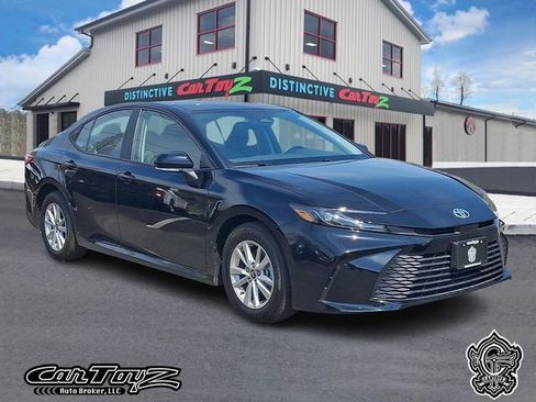 Used 2026 Toyota Camry LE image 1