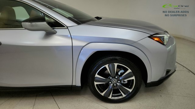 Used 2025 Lexus UX 300h FWD w/ Accessory Package (Z1) image 20