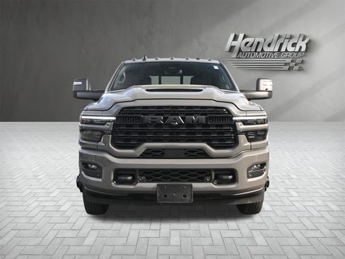 Used 2025 RAM 3500 Limited AWD/4WD image 3