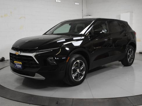 Used 2025 Chevrolet Blazer LT FWD image 8
