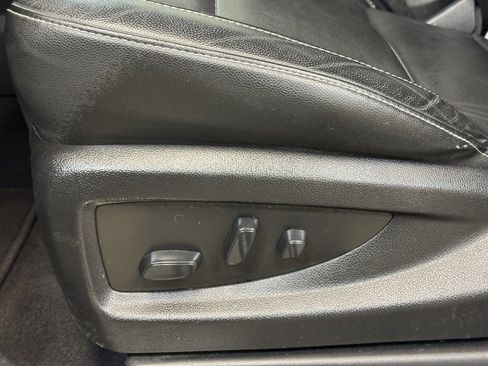 Used 2020 Chevrolet Suburban LT image 12