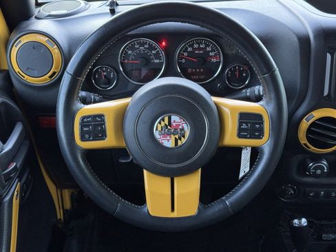 Used 2015 Jeep Wrangler Unlimited Rubicon image 24