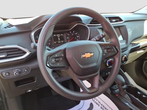 Used 2023 Chevrolet TrailBlazer LT FWD image 11