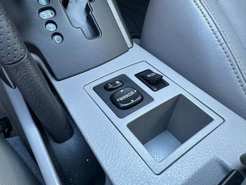 Used 2011 Toyota RAV4 2WD image 19