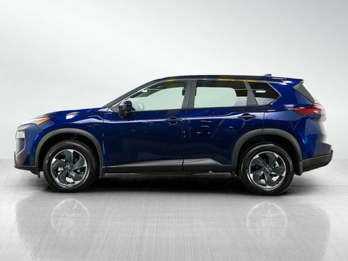 Used 2025 Nissan Rogue SV AWD/4WD image 2