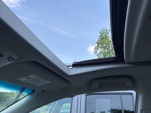 Used 2012 Toyota Sienna XLE w/ XLE Navigation Pkg AWD/4WD image 21