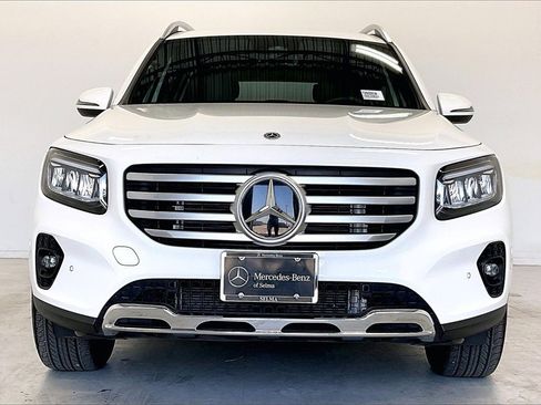 Used 2025 Mercedes-Benz GLB 250 4MATIC image 3