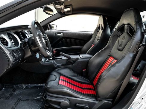 Used 2012 Ford Mustang Shelby GT500 w/ SVT Performance Pkg image 4