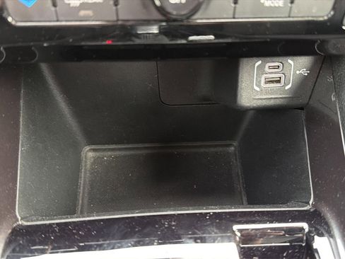 Used 2025 Jeep Compass Latitude image 23