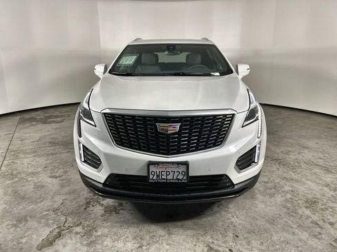 Used 2025 Cadillac XT5 Luxury image 3