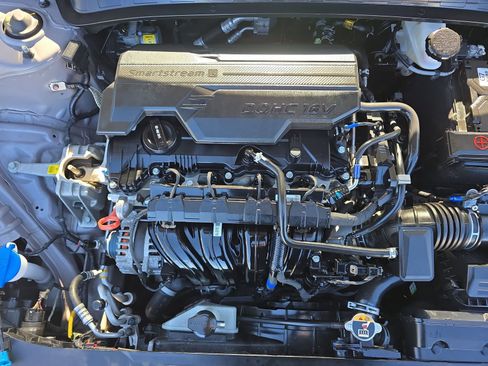 Used 2024 Hyundai Elantra SE image 35