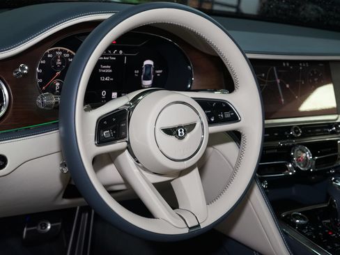 Used 2022 Bentley Flying Spur V8 AWD/4WD image 12