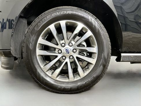 Used 2018 Ford Expedition Limited image 40