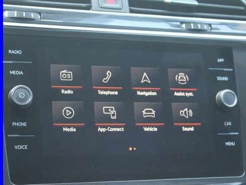 Used 2024 Volkswagen Tiguan SE R-Line image 37