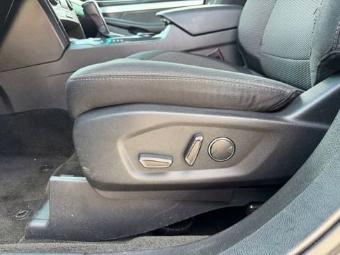 Used 2017 Ford Explorer XLT FWD image 10