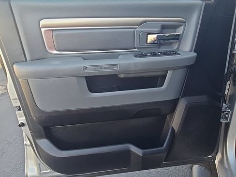 Used 2017 RAM 2500 Big Horn w/ Sport Appearance Group AWD/4WD image 12