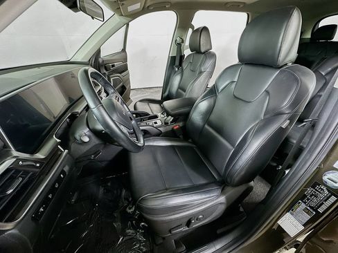 Used 2025 Kia Telluride S AWD/4WD image 16