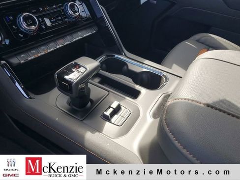 New 2026 GMC Sierra 1500 AT4 w/ AT4 Premium Package AWD/4WD image 19