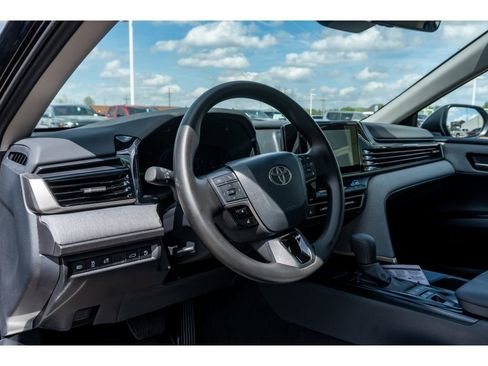 Used 2026 Toyota Camry LE w/ Convenience Package FWD image 10