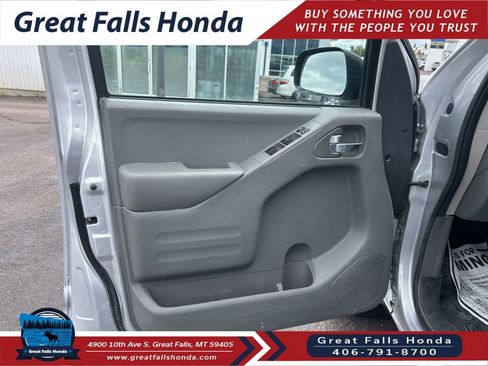 Used 2020 Nissan Frontier SV AWD/4WD image 11