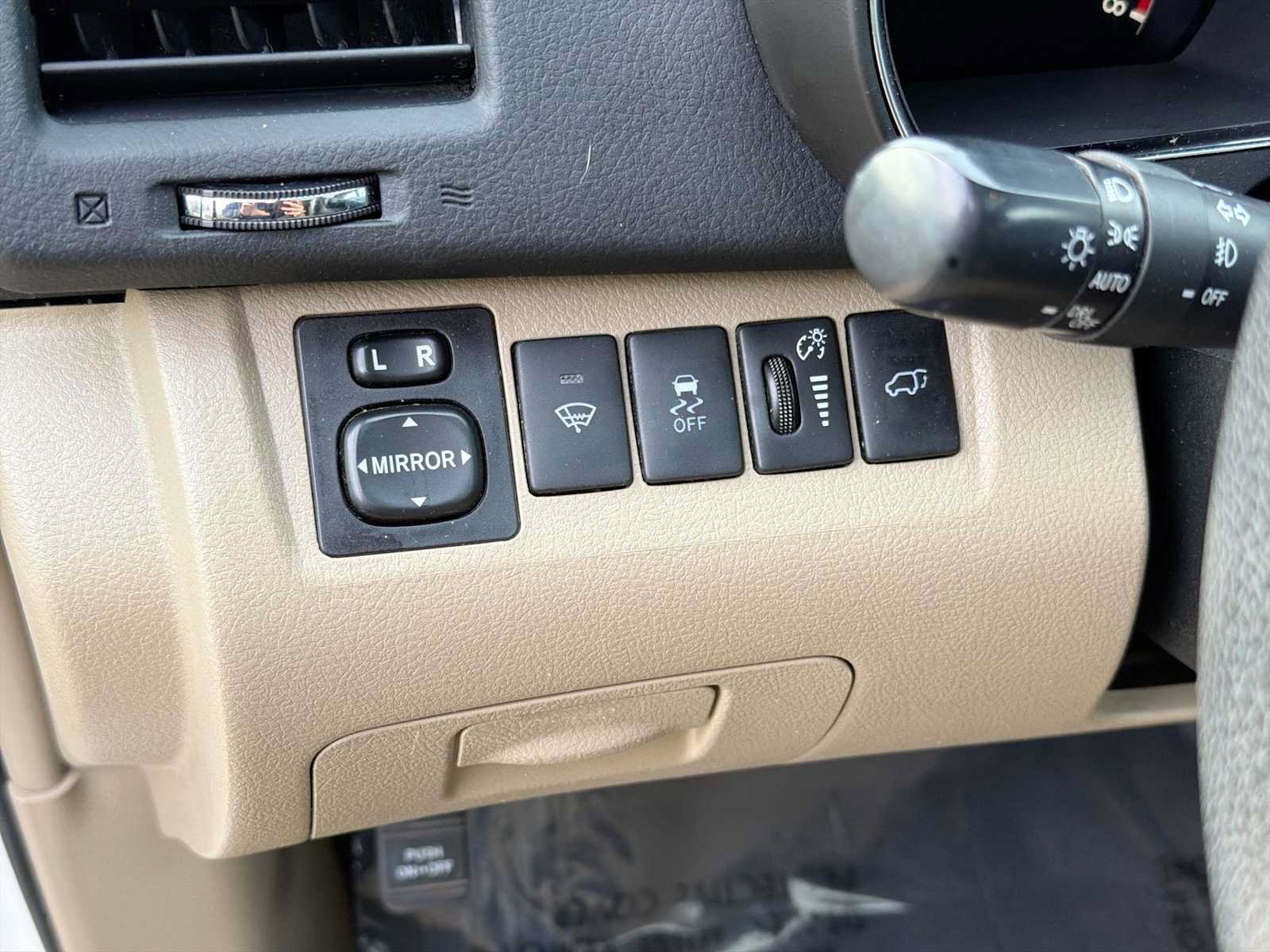 Used 2013 Toyota Highlander Limited AWD/4WD image 32