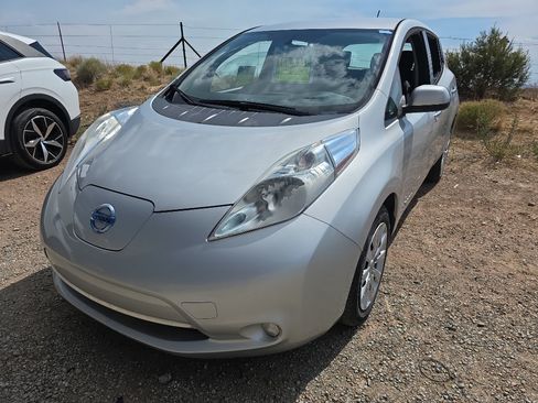 Used 2015 Nissan Leaf S w/ Charge Package FWD image 1