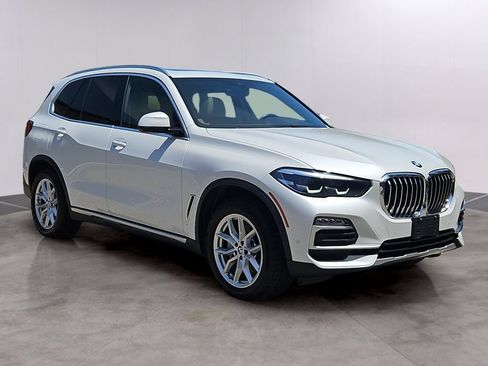 Used 2019 BMW X5 xDrive40i w/ Premium Package 2 AWD/4WD image 3