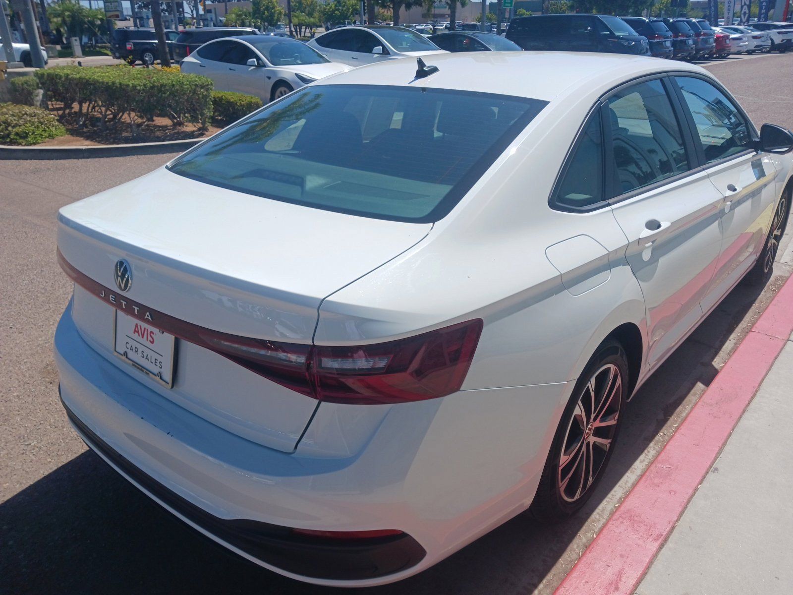 Used 2025 Volkswagen Jetta Sport FWD image 4