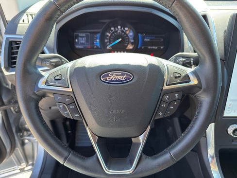 Used 2022 Ford Edge Titanium image 12