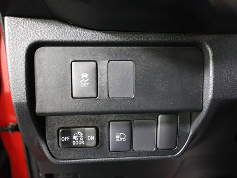 Used 2021 Toyota Tacoma SR image 18