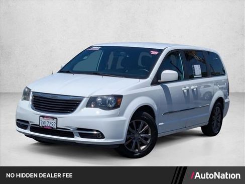 Used 2015 Chrysler Town & Country S w/ Driver Convenience Group FWD image 1