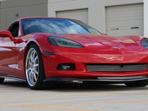 Used 2005 Chevrolet Corvette Coupe w/ Preferred Equipment Group RWD image 6