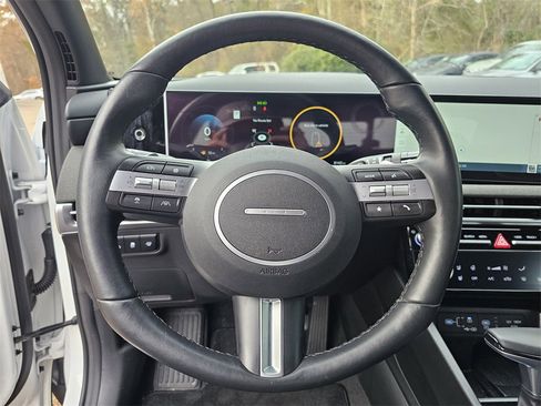 Certified 2025 Hyundai Santa Cruz Limited image 23