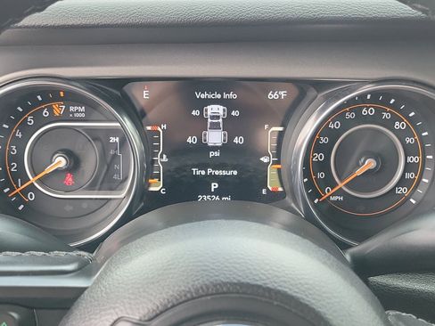 Used 2022 Jeep Gladiator Sport image 10