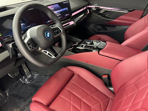 Used 2026 BMW i5 eDrive40 image 4