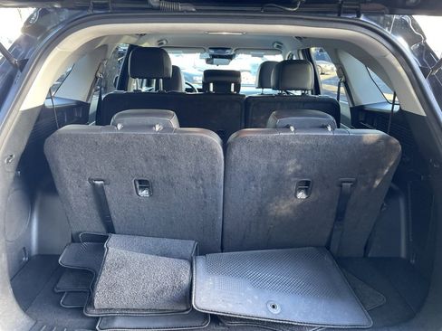 Used 2024 Kia Sorento S image 18