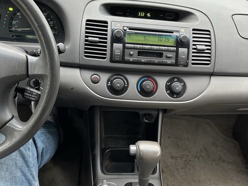 Used 2004 Toyota Camry LE FWD image 8