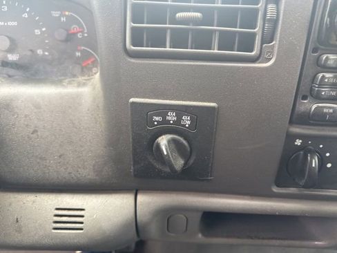 Used 2004 Ford F250 XLT image 10
