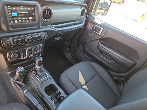 Used 2023 Jeep Wrangler Sport S image 12