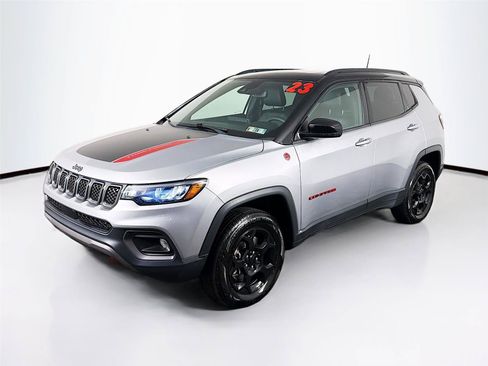 Used 2023 Jeep Compass Trailhawk w/ Sun and Sound Group AWD/4WD image 7
