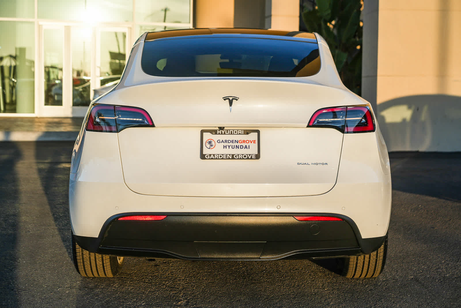 Used 2022 Tesla Model Y Long Range AWD/4WD image 6